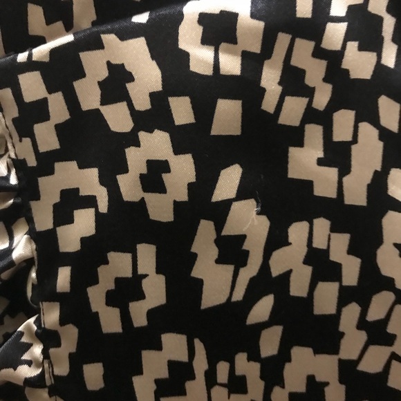 Guess - Picture 5 of 7